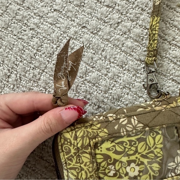 Vera Bradley Wristlet Coin Wallet Purse Retired Green Yellow 3.5x6 zipper strap - Picture 2 of 4